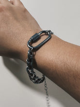 將圖片載入圖庫檢視器 Carabiner bracelet

