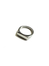 將圖片載入圖庫檢視器 Thin signet ring
