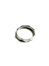 將圖片載入圖庫檢視器 Faceted ring (silver)
