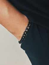 將圖片載入圖庫檢視器 Engraved bracelet (black)
