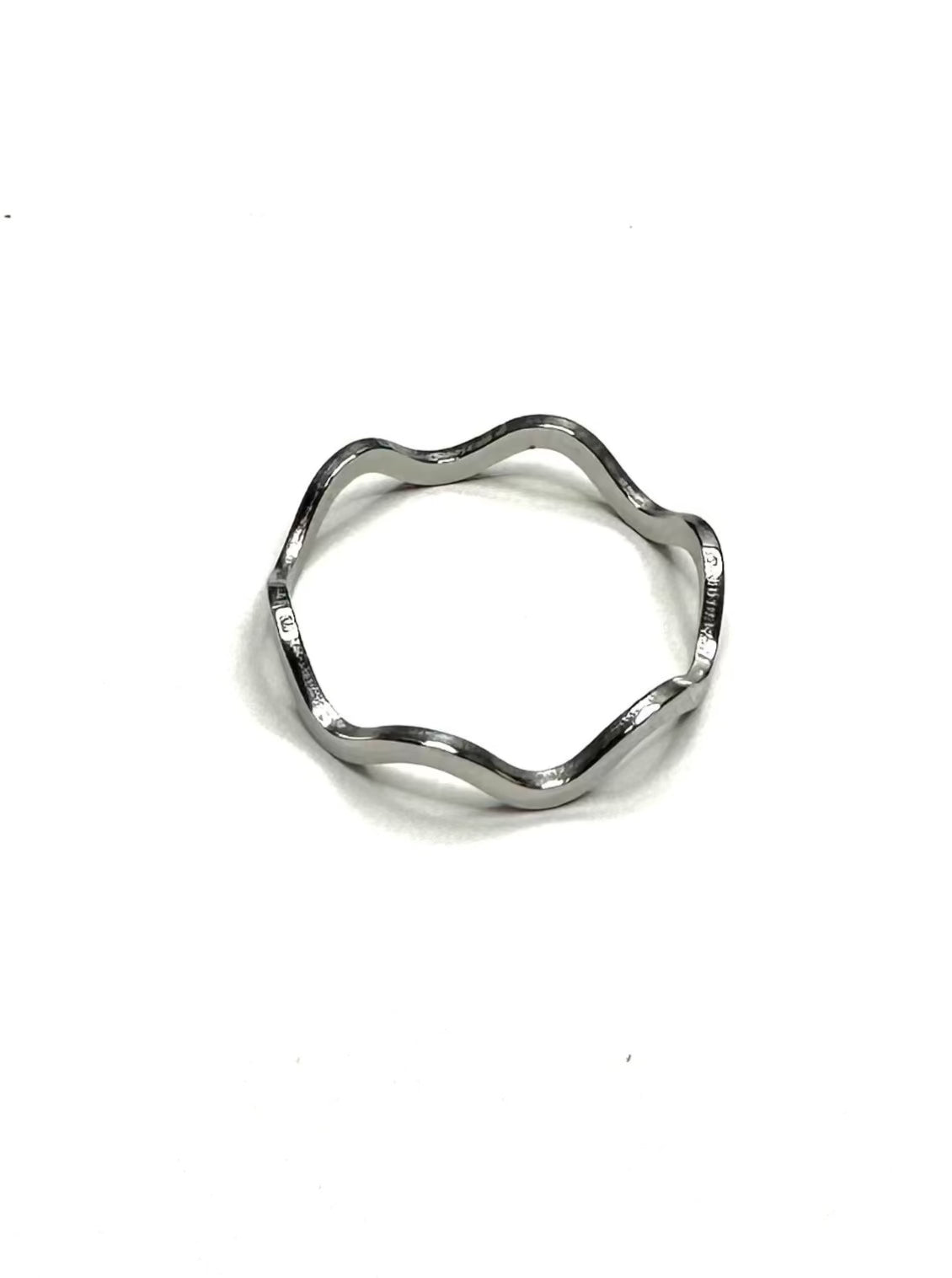 Curve ring