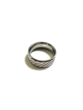 將圖片載入圖庫檢視器 Diagonal ring
