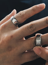 Load image into Gallery viewer, Geometric faceted ring
