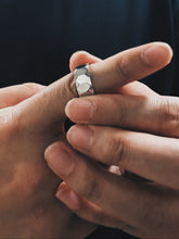 Load image into Gallery viewer, Geometric faceted ring
