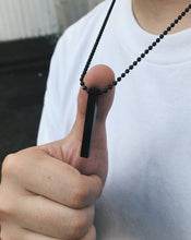 Load image into Gallery viewer, Minimal bar necklace (black)
