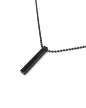 Load image into Gallery viewer, Minimal bar necklace (black)
